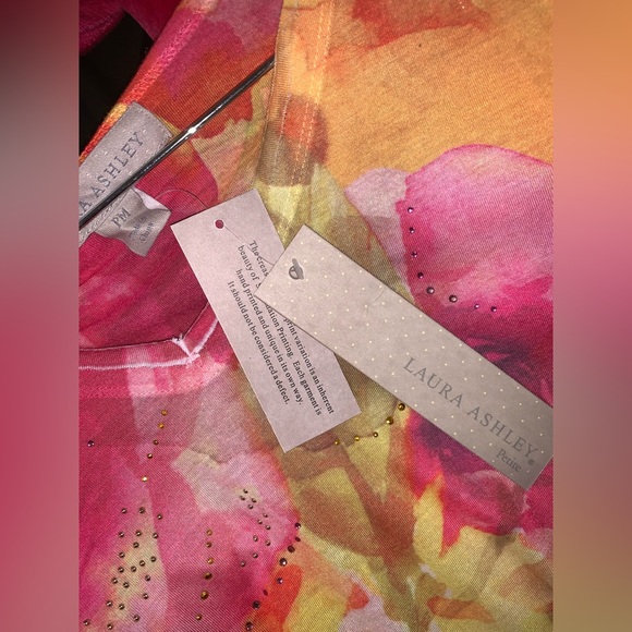 Floral CottonTop; Multi Colored; 3/4 Sleeve - Picture 4 of 4